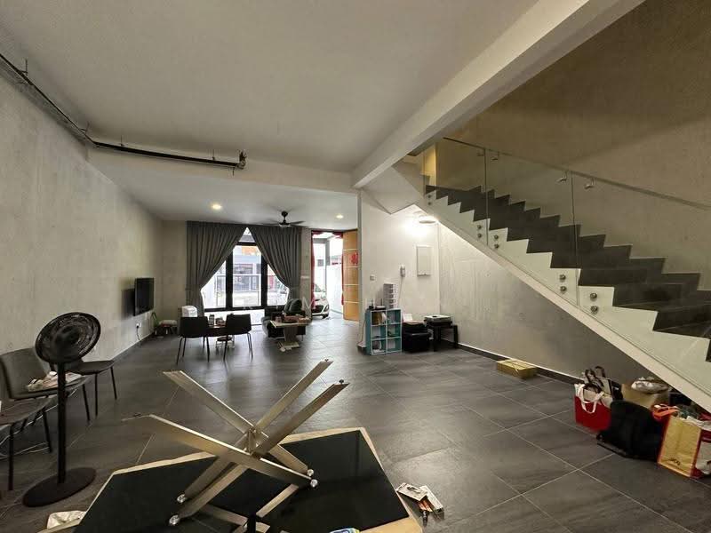 3-storey Terraced House for Sale in Bandar Putra Kulai (Kulai) - Kim Hon - Living Room - PropertyGuru.com.my