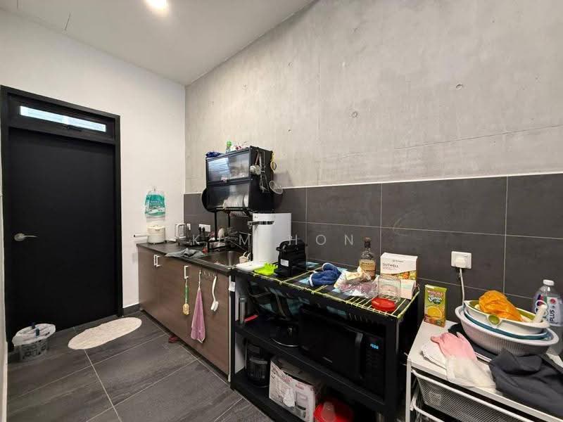 3-storey Terraced House for Sale in Bandar Putra Kulai (Kulai) - Kim Hon - Kitchen - PropertyGuru.com.my