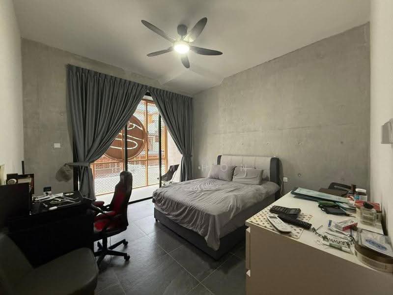 3-storey Terraced House for Sale in Bandar Putra Kulai (Kulai) - Kim Hon - PropertyGuru.com.my