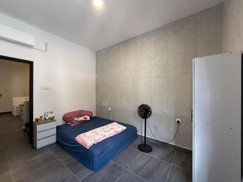 3-storey Terraced House for Sale in Bandar Putra Kulai (Kulai) - Kim Hon - PropertyGuru.com.my