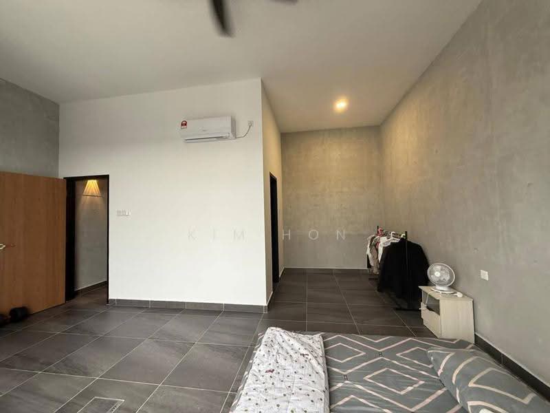 3-storey Terraced House for Sale in Bandar Putra Kulai (Kulai) - Kim Hon - PropertyGuru.com.my