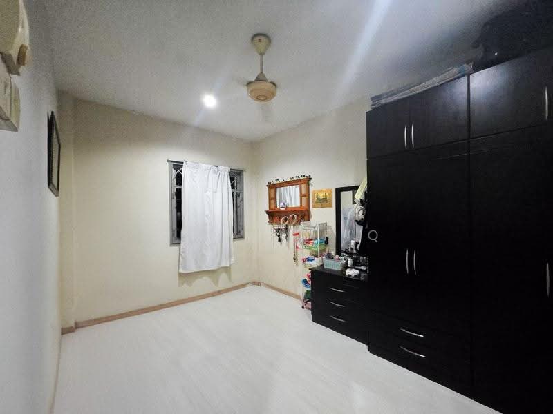 Rumah Flat untuk Dijual di Inai - Zul Syafiq - Bedroom - PropertyGuru.com.my