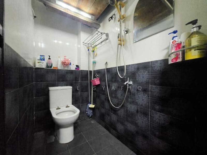Rumah Flat untuk Dijual di Inai - Zul Syafiq - Bathroom - PropertyGuru.com.my