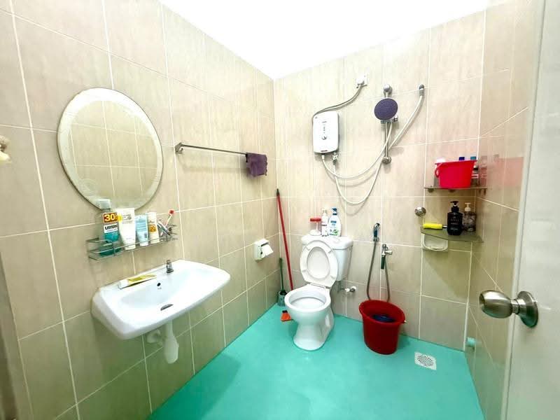 Rumah Teres 2-Tingkat untuk Disewa di Taman Mount Austin (Tebrau) - Valerie Saw - Bathroom - PropertyGuru.com.my