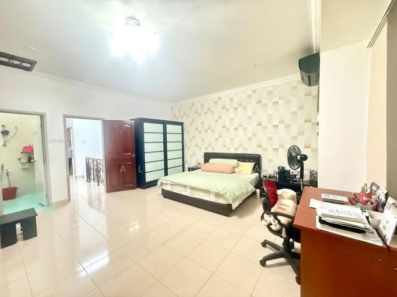 Rumah Teres 2-Tingkat untuk Disewa di Taman Mount Austin (Tebrau) - Valerie Saw - Bedroom - PropertyGuru.com.my