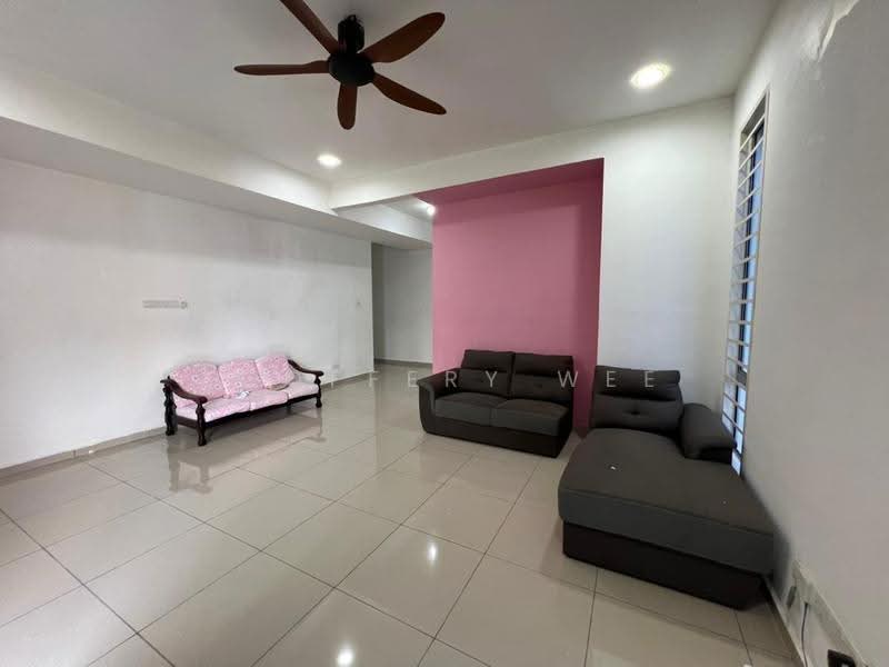 Rumah Berkembar untuk Disewa di Taman Tasik Utama (Bukit Katil) - Geoffery Wee - Living Room - PropertyGuru.com.my