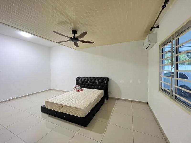 Rumah Berkembar untuk Disewa di Taman Tasik Utama (Bukit Katil) - Geoffery Wee - Bedroom - PropertyGuru.com.my