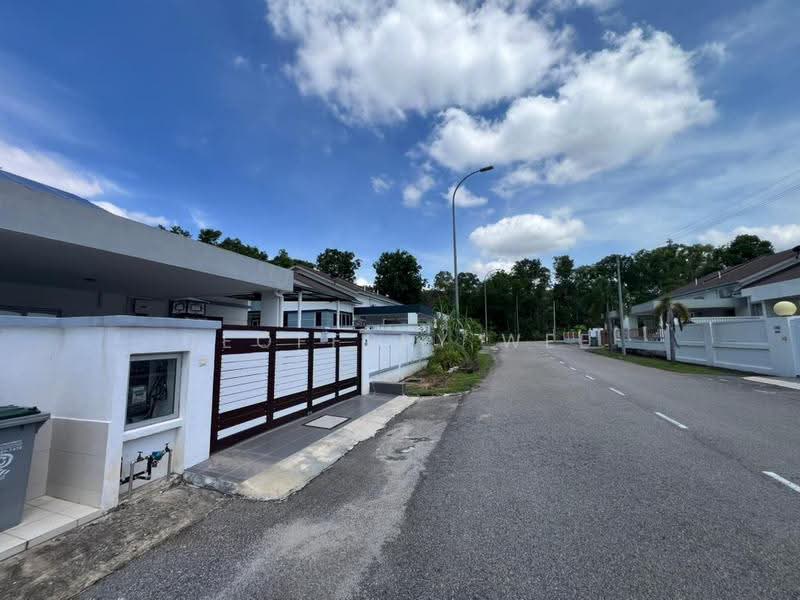 Rumah Berkembar untuk Disewa di Taman Tasik Utama (Bukit Katil) - Geoffery Wee - Exterior - PropertyGuru.com.my