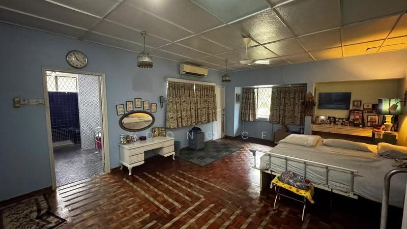 Bungalow House for Sale in Damansara Heights (Kuala Lumpur) - Yoong CF - Bedroom - PropertyGuru.com.my