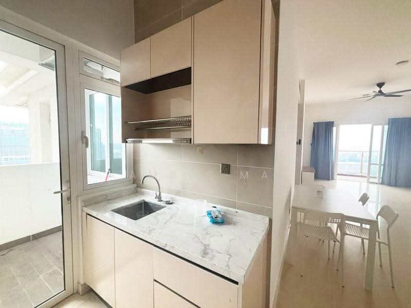 Service Residence for Rent at TriTower Residence @ Johor Bahru Sentral - Amber Ma - Kitchen - PropertyGuru.com.my