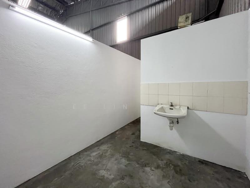 Warehouse for Rent in George Town (Penang) - Ee Lin Lim - Interior - PropertyGuru.com.my