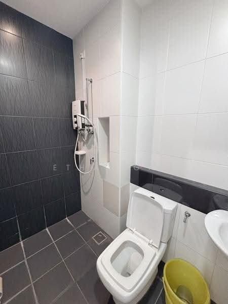 Kediaman Servis untuk Disewa di Sky Peak Residences - Ethan Gan - Bathroom - PropertyGuru.com.my
