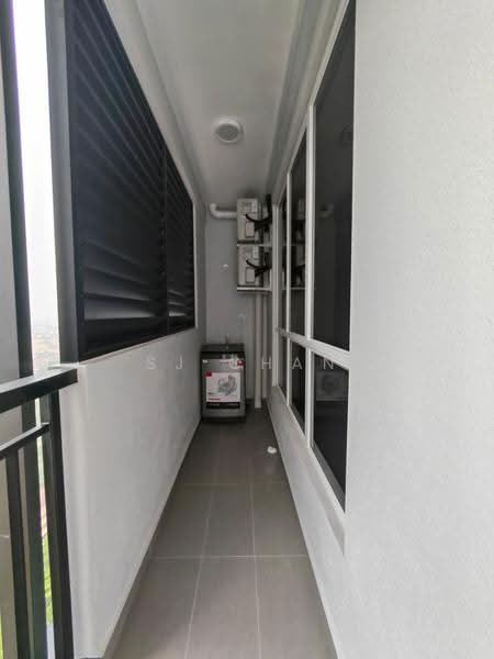Kediaman Servis untuk Disewa di TRELLIS RESIDENCES - SJ CHAN - Balcony - PropertyGuru.com.my