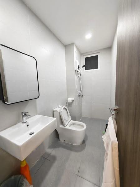 Kediaman Servis untuk Disewa di TRELLIS RESIDENCES - SJ CHAN - Bathroom - PropertyGuru.com.my