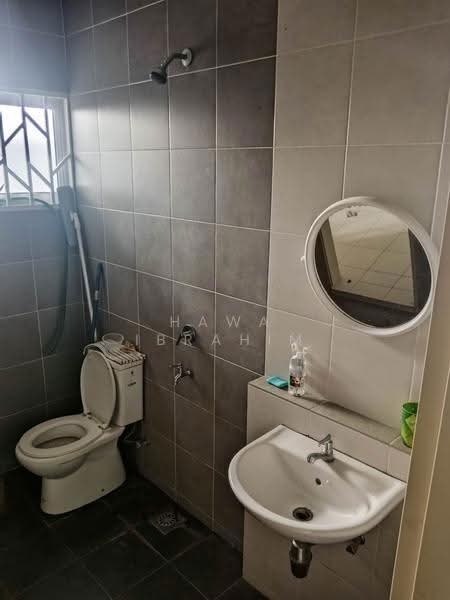2-storey Terraced House for Sale in Nilai Impian (Nilai) - Hawa Ibrahim - Bathroom - PropertyGuru.com.my