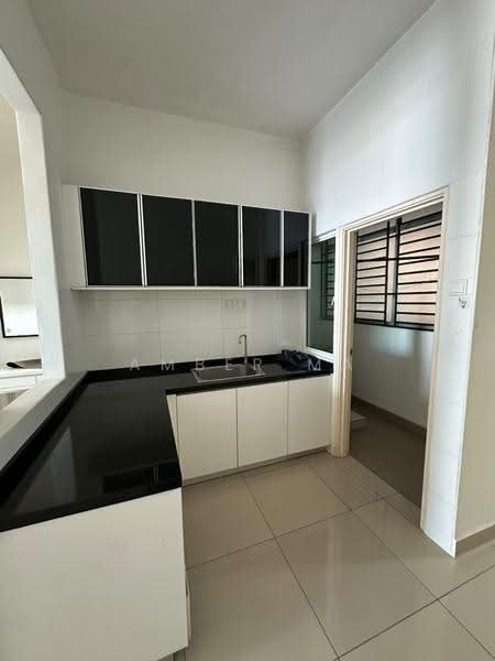 Apartment for Sale at Nusa Heights (Nusa Puncak) - Amber Ma - Kitchen - PropertyGuru.com.my