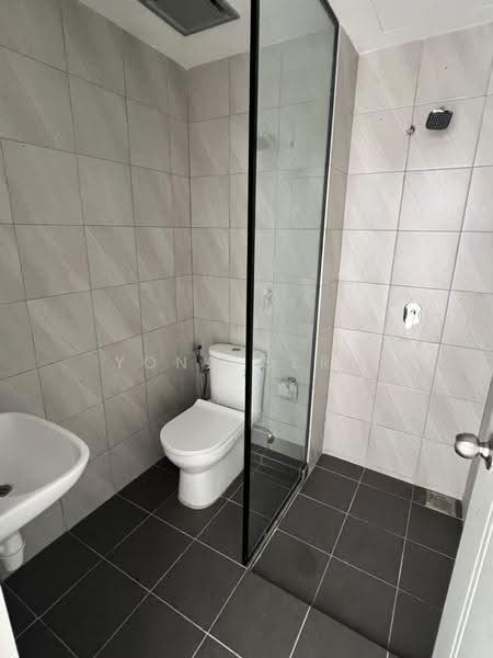 Kondominium untuk Dijual di Jelutong Central Residence - Yong Sern - Bathroom - PropertyGuru.com.my