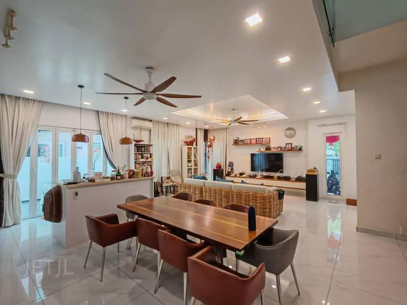 Rumah Berkembar untuk Dijual di Bandar Parklands (Klang) - Raymond Choo - Living Room - PropertyGuru.com.my