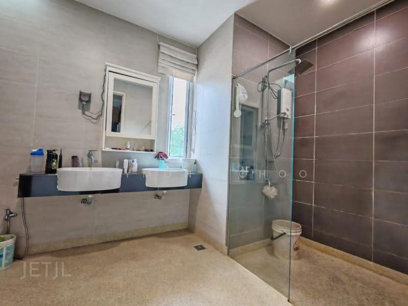 Rumah Berkembar untuk Dijual di Bandar Parklands (Klang) - Raymond Choo - Bathroom - PropertyGuru.com.my