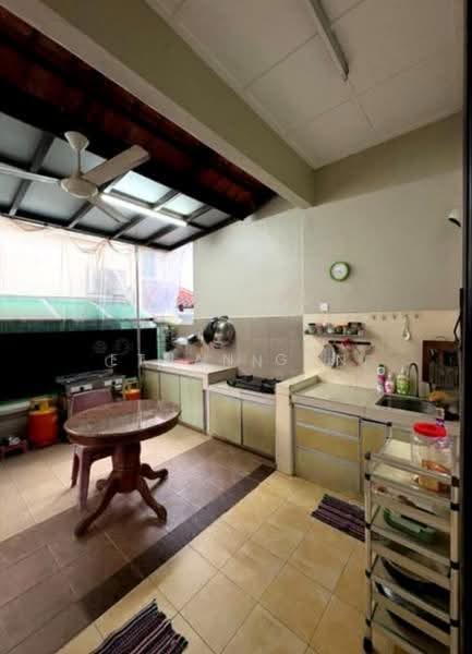 Rumah Berkembar untuk Dijual di Taman Pelangi Indah (Ulu Tiram) - Ethan Gan - Kitchen - PropertyGuru.com.my