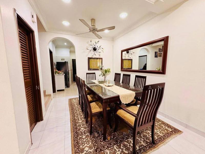 Rumah Teres 2-Tingkat untuk Dijual di Seksyen 7 (Shah Alam) - Natasha Shadan - Dining Room - PropertyGuru.com.my