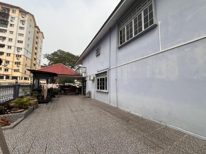 Bungalow House untuk Dijual di Segambut (Kuala Lumpur) - Hartini Binti Ismail - Exterior - PropertyGuru.com.my