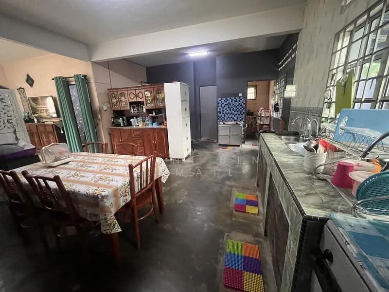 Bungalow House untuk Dijual di Segambut (Kuala Lumpur) - Hartini Binti Ismail - Kitchen - PropertyGuru.com.my