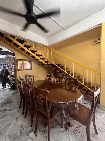 Bungalow House untuk Dijual di Segambut (Kuala Lumpur) - Hartini Binti Ismail - Dining Room - PropertyGuru.com.my
