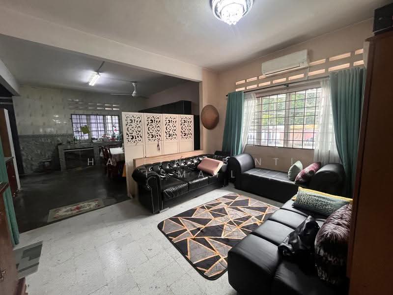 Bungalow House untuk Dijual di Segambut (Kuala Lumpur) - Hartini Binti Ismail - Living Room - PropertyGuru.com.my