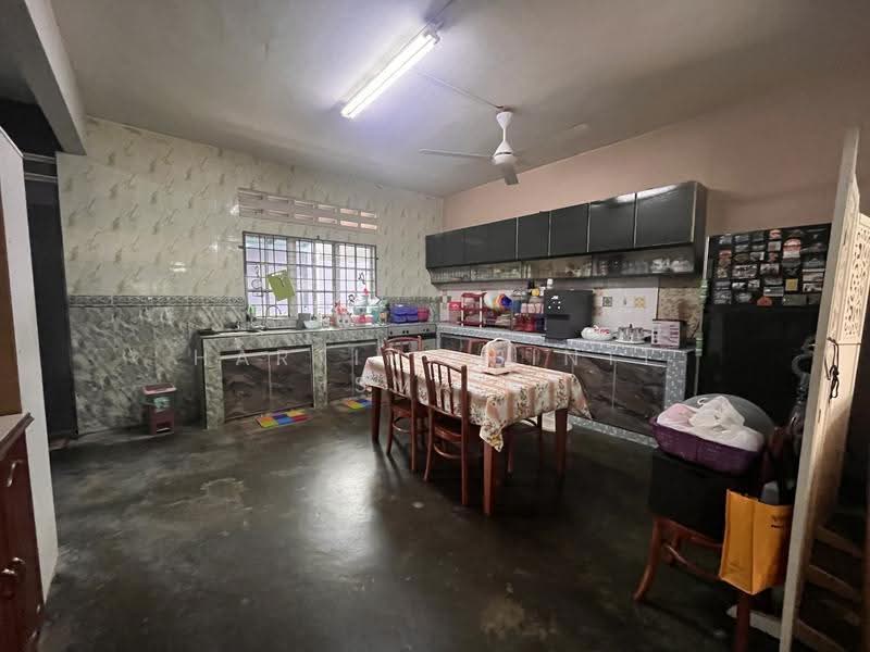 Bungalow House untuk Dijual di Segambut (Kuala Lumpur) - Hartini Binti Ismail - Kitchen - PropertyGuru.com.my