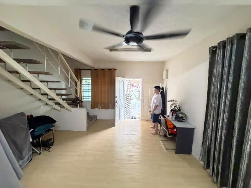 2-storey Terraced House for Sale in Rawang (Selangor) - Katherine Leong - Living Room - PropertyGuru.com.my