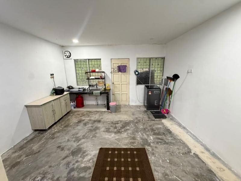 2-storey Terraced House for Sale in Rawang (Selangor) - Katherine Leong - Kitchen - PropertyGuru.com.my