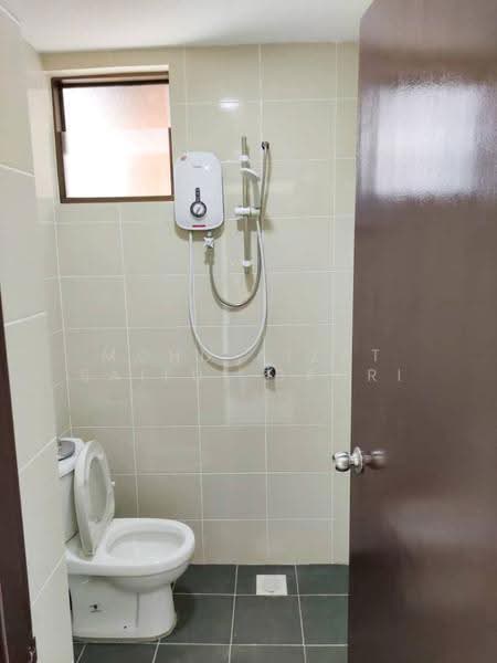 Condominium for Sale at Residensi Zamrud - Mohd Aizat Saiful Bahri - Bathroom - PropertyGuru.com.my