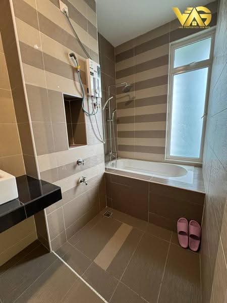 Semi-Detached House for Sale in Taman Dato Onn (Johor Bahru) - Arshad . - Bathroom - PropertyGuru.com.my