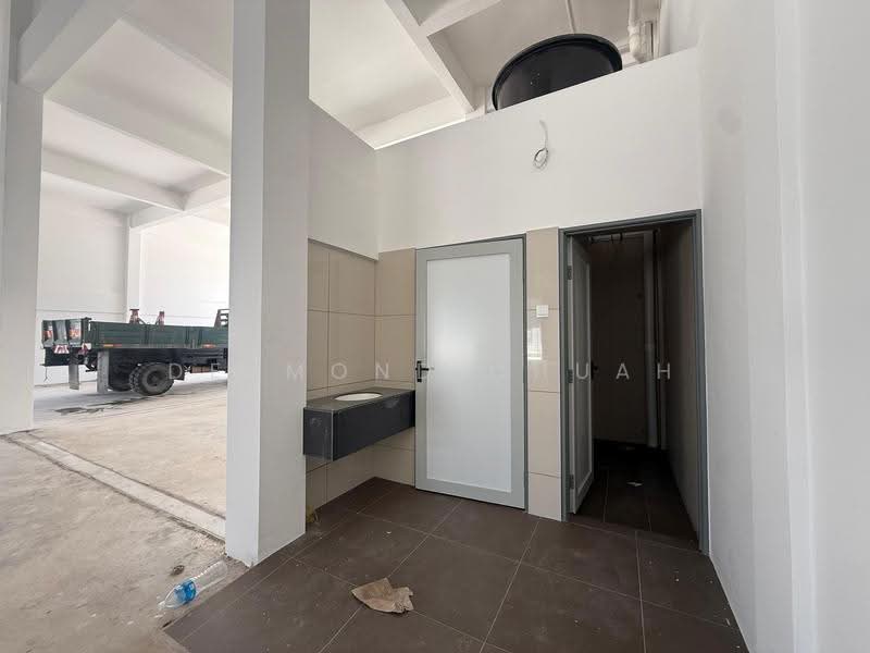 Warehouse for Rent in Perai (Penang) - Desmond Chuah - Interior - PropertyGuru.com.my