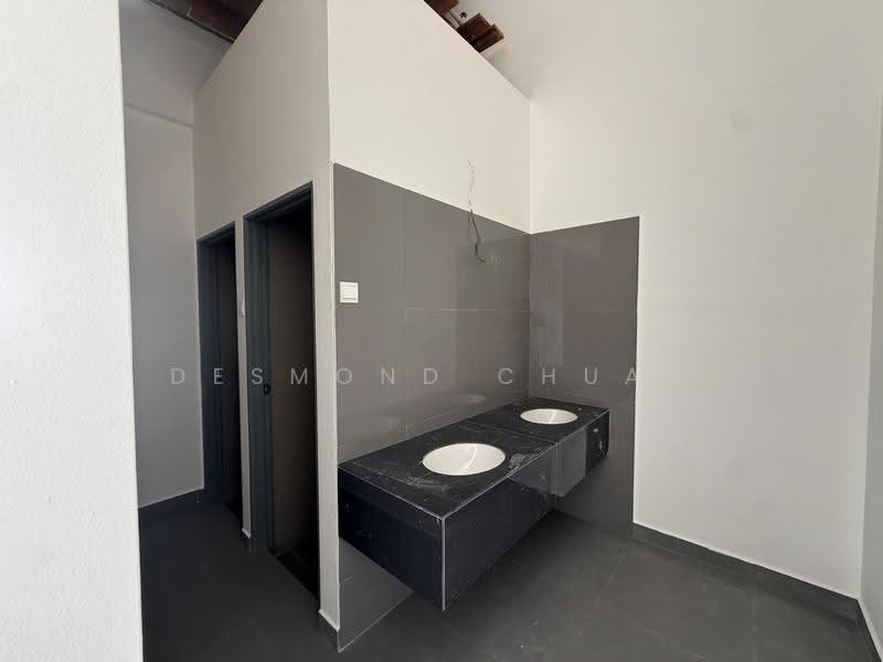 Warehouse for Rent in Perai (Penang) - Desmond Chuah - Bathroom - PropertyGuru.com.my