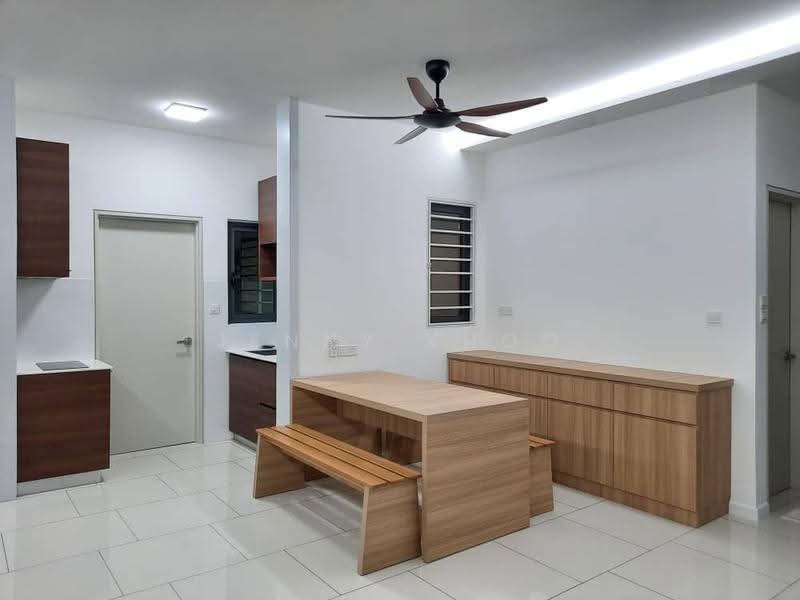 Kediaman Servis untuk Dijual di Three33 Residence - Jenny Khoo - Dining Room - PropertyGuru.com.my