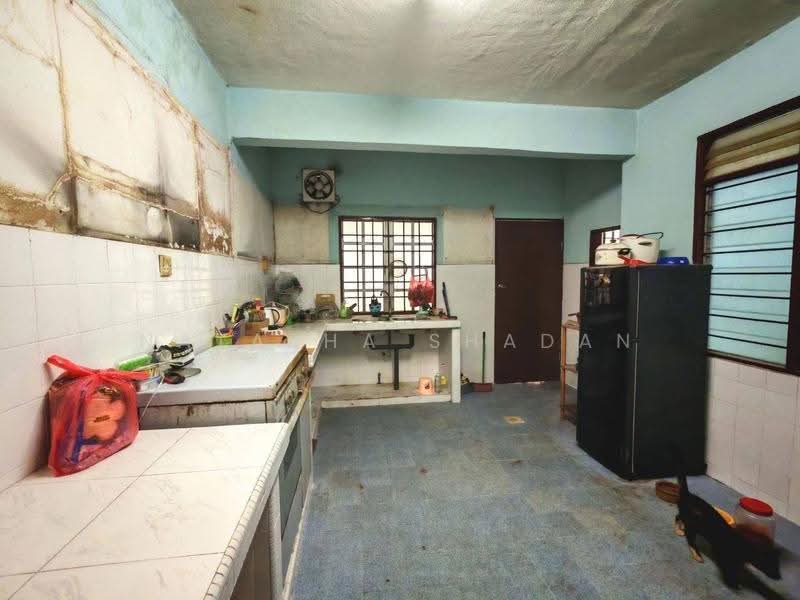 Rumah Teres 2-Tingkat untuk Dijual di Taman TTDI Jaya (Shah Alam) - Natasha Shadan - Kitchen - PropertyGuru.com.my