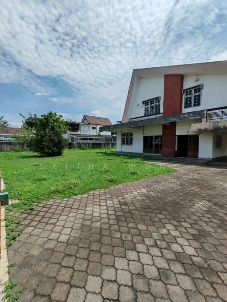 Bungalow House for Sale in Taman Canning (Ipoh) - Selina Wong - PropertyGuru.com.my
