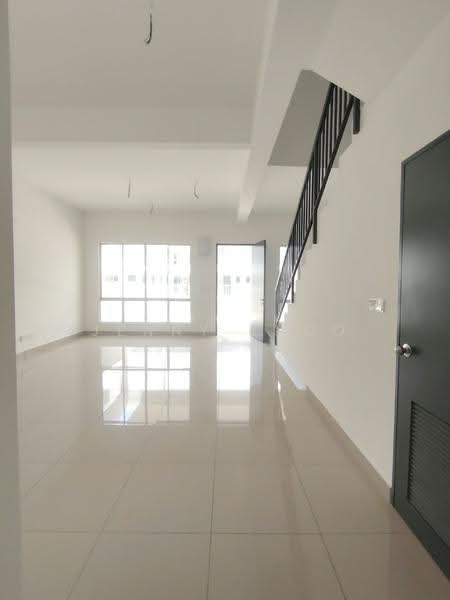 Rumah Teres untuk Disewa di Rawang (Selangor) - Jenny Khoo - Living Room - PropertyGuru.com.my