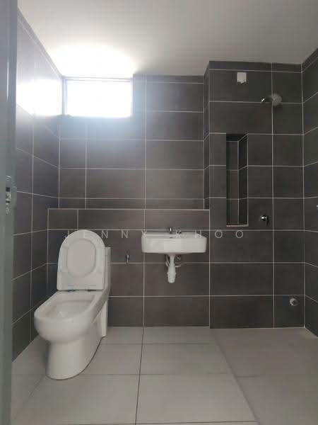 Rumah Teres untuk Disewa di Rawang (Selangor) - Jenny Khoo - Bathroom - PropertyGuru.com.my