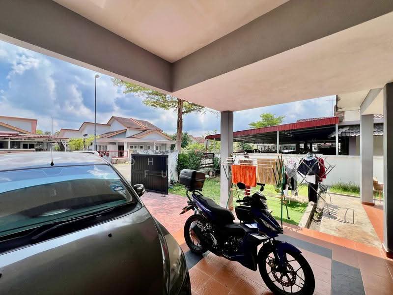 Rumah Berkembar untuk Dijual di Banting (Selangor) - Mohd Aizat Saiful Bahri - Exterior - PropertyGuru.com.my