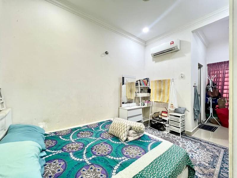 Rumah Berkembar untuk Dijual di Banting (Selangor) - Mohd Aizat Saiful Bahri - Bedroom - PropertyGuru.com.my