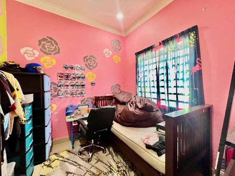 Rumah Berkembar untuk Dijual di Banting (Selangor) - Mohd Aizat Saiful Bahri - Bedroom - PropertyGuru.com.my