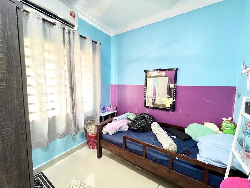 Rumah Berkembar untuk Dijual di Banting (Selangor) - Mohd Aizat Saiful Bahri - Bedroom - PropertyGuru.com.my