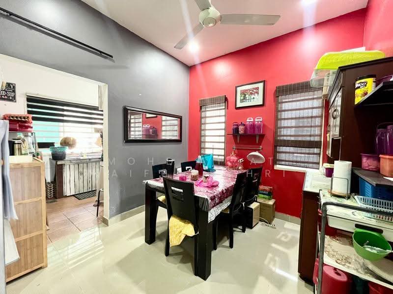 Rumah Berkembar untuk Dijual di Banting (Selangor) - Mohd Aizat Saiful Bahri - Dining Room - PropertyGuru.com.my