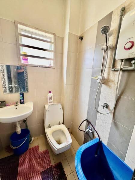 Rumah Berkembar untuk Dijual di Banting (Selangor) - Mohd Aizat Saiful Bahri - Bathroom - PropertyGuru.com.my