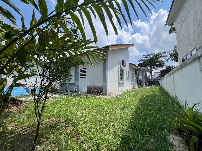 Rumah Berkembar untuk Dijual di Banting (Selangor) - Mohd Aizat Saiful Bahri - Exterior - PropertyGuru.com.my