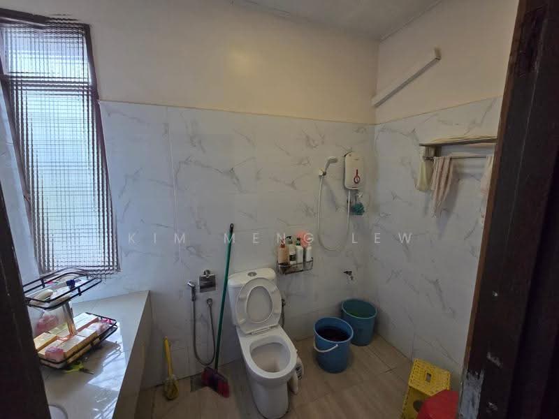 2-storey Terraced House for Sale in Taman Bukit Maluri (Kepong) - Kim Meng Lew - Bathroom - PropertyGuru.com.my
