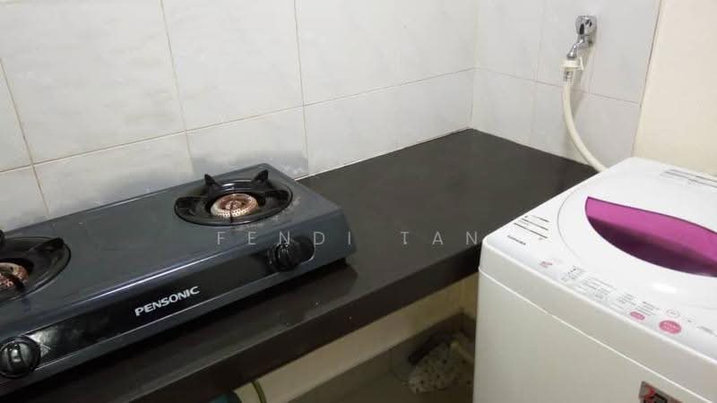 Kediaman Servis untuk Disewa di SetiaWalk - Fendi tan - Kitchen - PropertyGuru.com.my